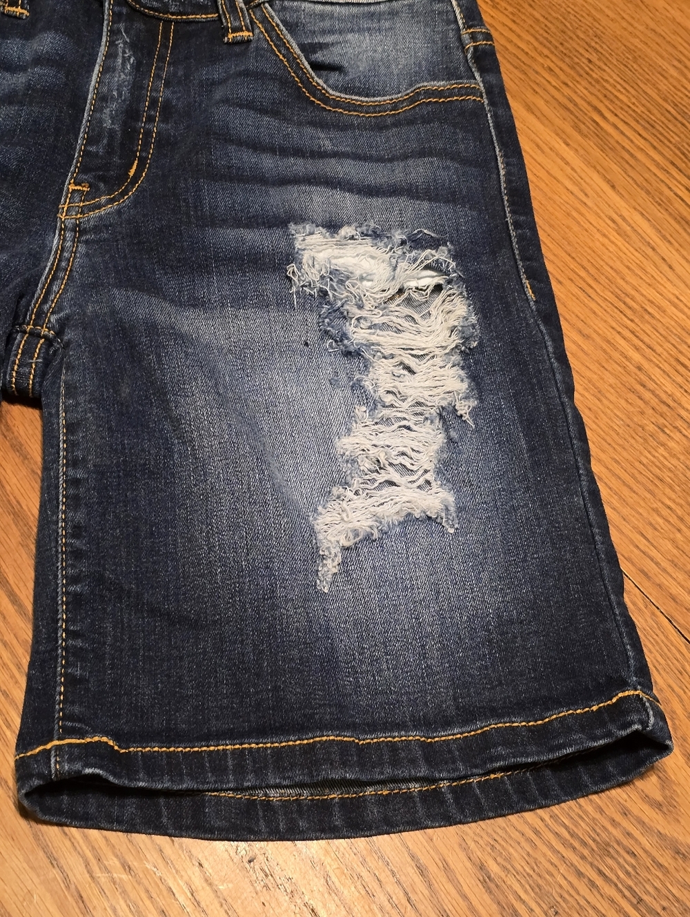 Kancan Women’s Shorts Sz 26 Dark Wash Distressed Destroyed Holes Denim Jean - Picture 5 of 14